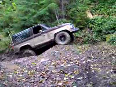 1985 Ford Bronco II - Chet's Crack Trail - Ashek going up the culvert.