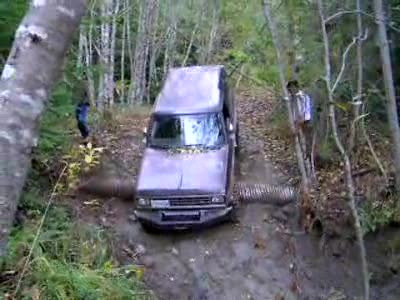 1985 Ford Bronco II - Chet's Crack Trail - Ashek going down the culvert