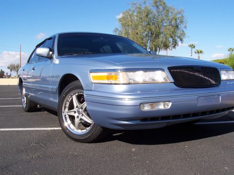 1997 Mercury Grand Marquis - Notice the bumper inst perfectly aligned. I hit a HUGE carpet roll in the office lot of my old apt. at 3 mph. So if anyone knows a good ref…