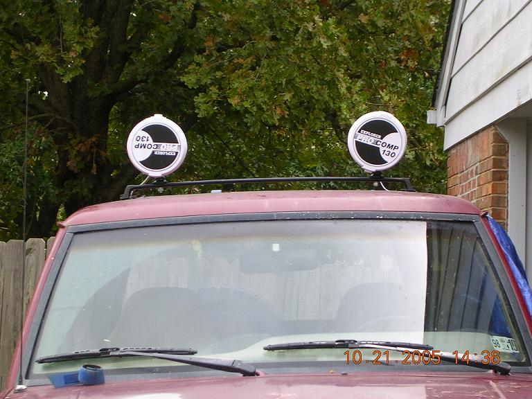 Roof-mounted auxiliary lights with 'EUROCOMP 130' text
