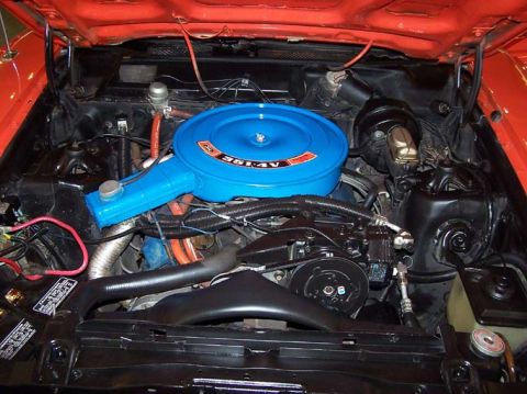 1971 Ford Ranchero - Another fine lookin' Rancho power plant.
