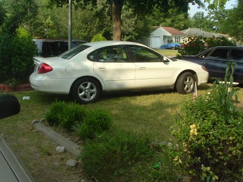 2003 Ford Taurus photo