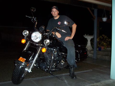 2005 Harley-Davidson FLH photo