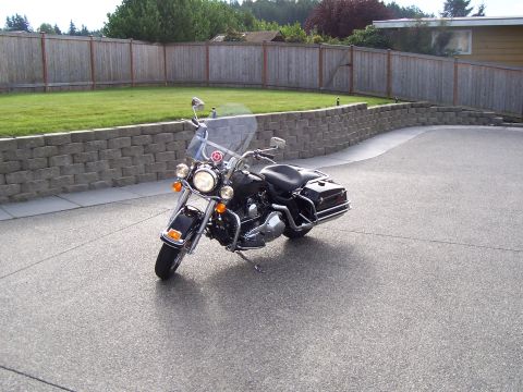 2005 Harley-Davidson FLH photo