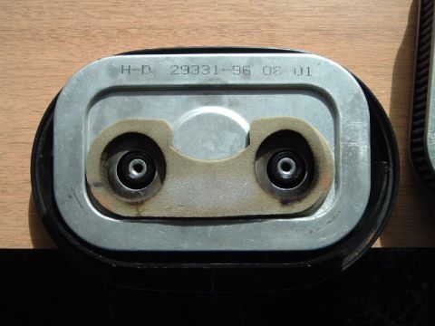 2002 Harley-Davidson Sportster Custom - A Harley-Davidson air cleaner housing shows a part number indicating a 1996 manufacturing date.