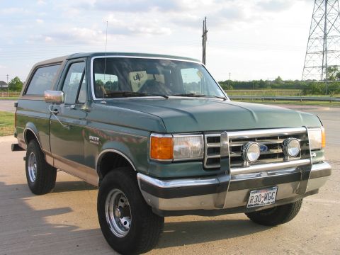 1989 Ford Bronco - side front view