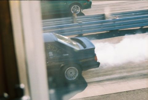 1989 Ford Mustang - round 2 and still have only one tire spinning, that ok I wnet up against a '99 mustang GT. easy win.