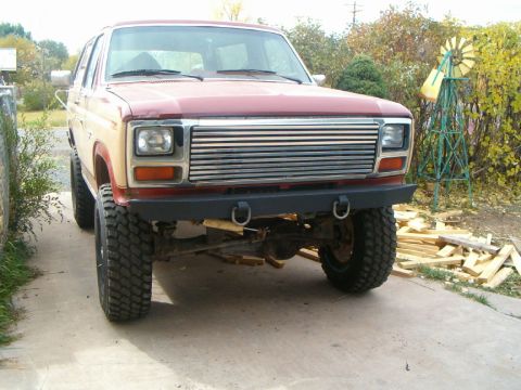 1985 Ford Bronco - tires