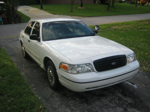 1999 Ford Crown Victoria - Front Angle View