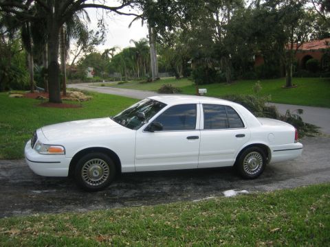 1999 Ford Crown Victoria - Left Side of the car