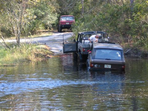 1992 Ford Bronco - squirm.stuck in the river, soaked dizzy points
