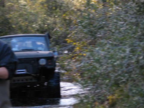 1992 Ford Bronco - jake. through the DEEP hole. he took the right (shallow and correct) line