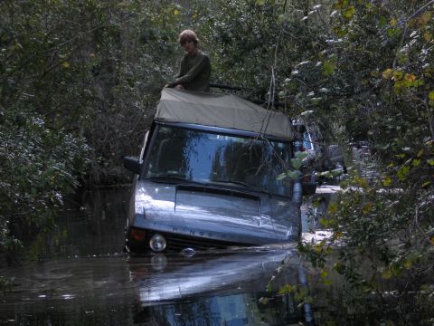 1992 Ford Bronco - can ya see me hiding back there? at least 44" deep
