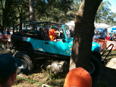 1991 Ford Bronco - First jeep to try the extreme course