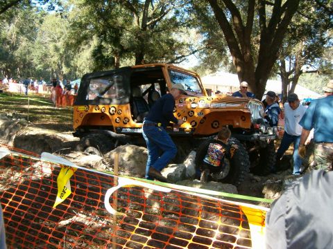 1991 Ford Bronco - Broke front Driveshaft, nice paint and decal work.