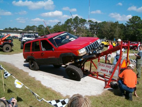 1991 Ford Bronco - Jim on the RTI ramp, he did really good for stock class. Second place in overall cherokee class
