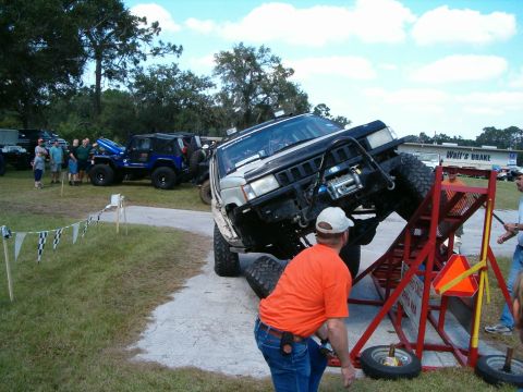 1991 Ford Bronco - Mike on the rti, for those who dont know that is a Grand Cherokee.
