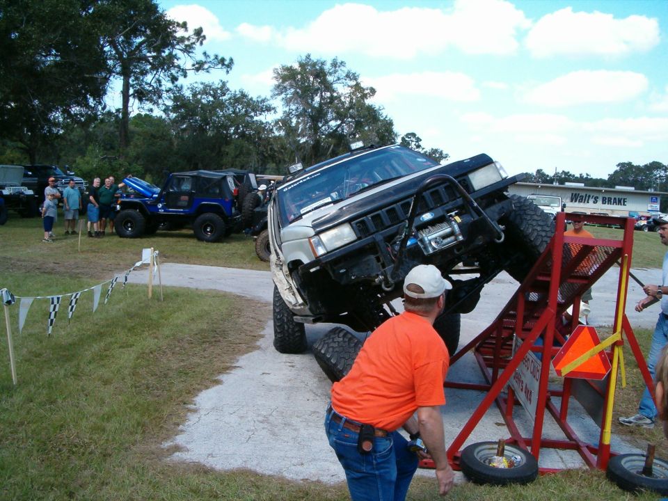 Mike on the rti, for those who dont know that is a Grand Cherokee.