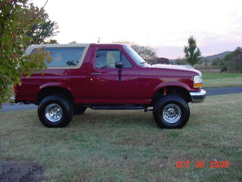 1989 Ford Bronco - Clean......
