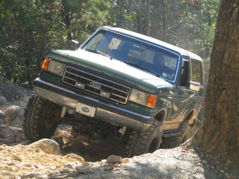 1990 Ford Bronco - more climbing