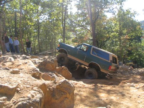 1990 Ford Bronco - Starting the climb