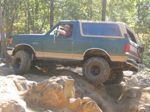 1990 Ford Bronco - I ended up ramming that tree in front of me, several times. Hey, it's a tight spot for a full size.
