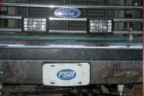1990 Ford Bronco - Note the severe bdoy damage to my beloved FSB liscense plate.