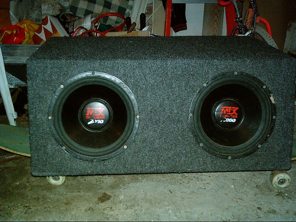 Dual subwoofer box with two MTX Thunder 4500 speakers
