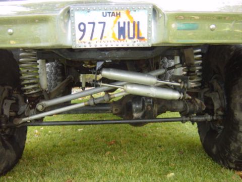 1979 Ford Bronco - Here the front, dual shock steering stabalizer, superlift adjustable track bar with track bar drop bracet, super lift adjustable drag link…