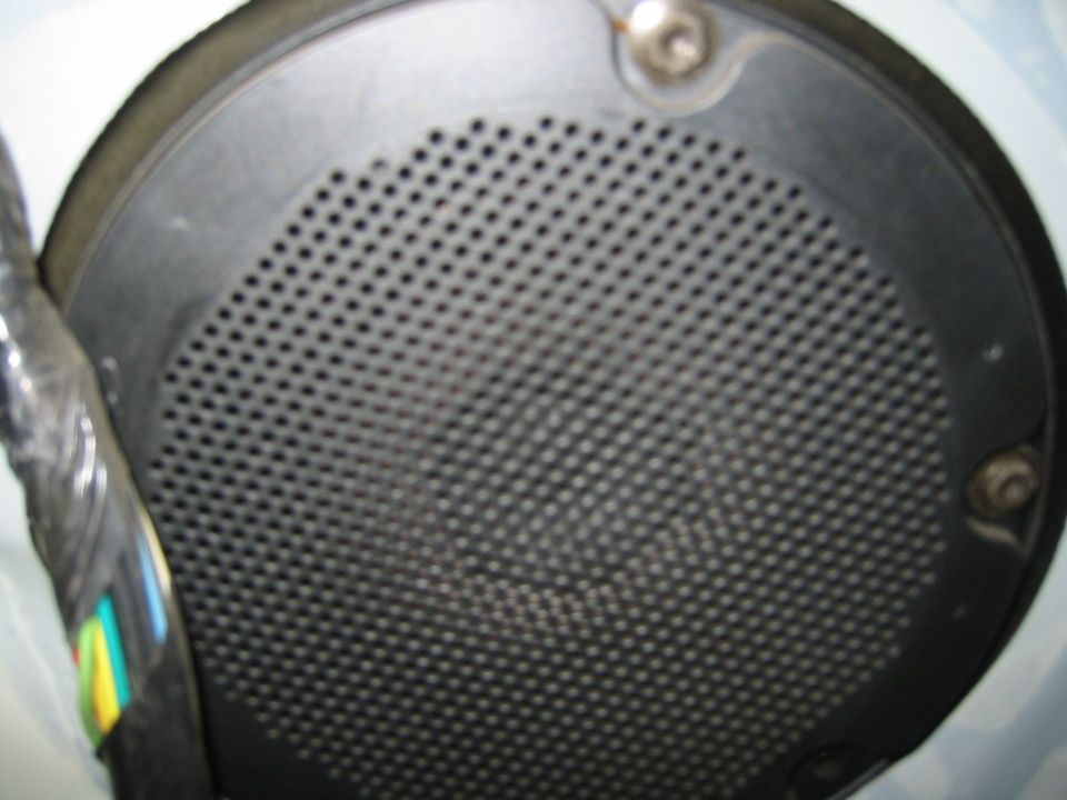 stock door speaker. best pic i could get.