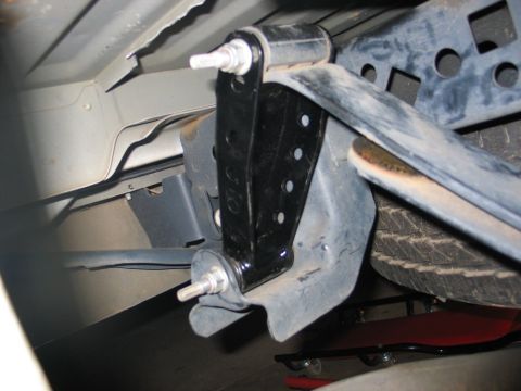 2004 Ford F-150 - Rear suspension drop shackle installation detail.