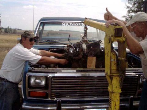 1984 Ford Bronco - pulling motor
