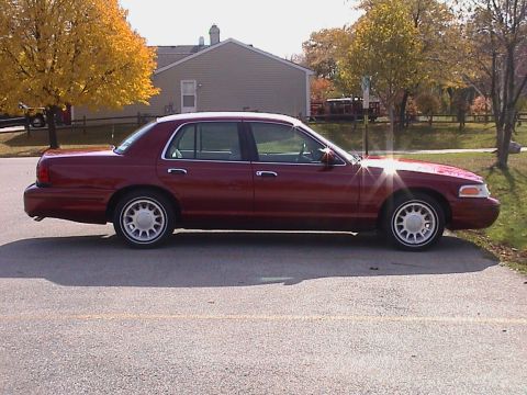 2000 Ford Crown Victoria - November 4, 2005 - 07