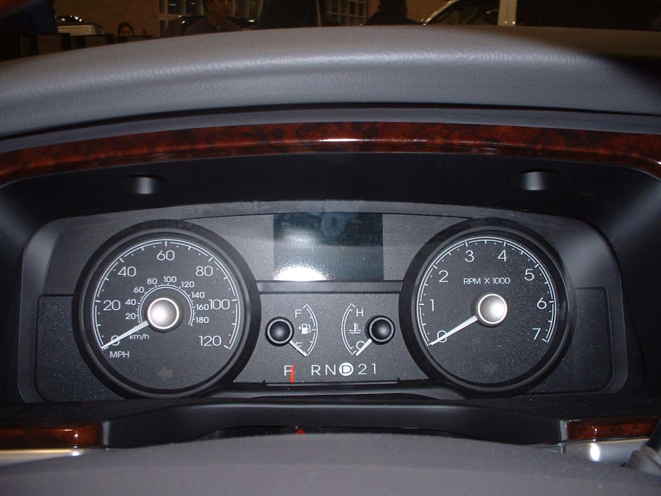 2006 Mercury Grand Marquis-new cluster w/ tach.