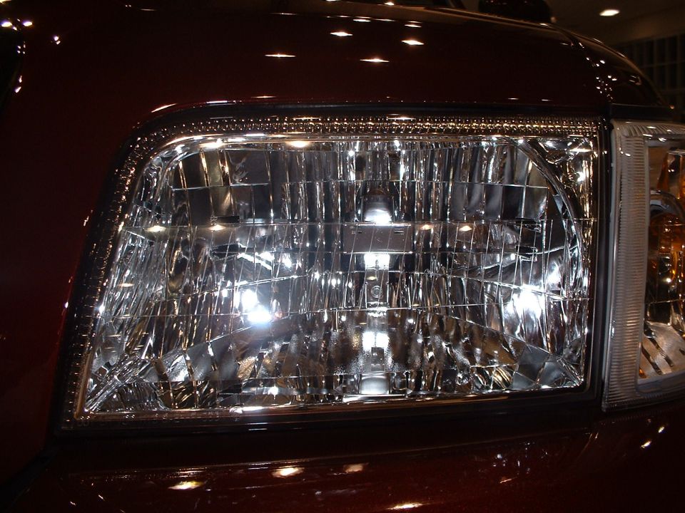 Headlight bulb