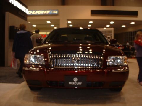 1999 Ford Crown Victoria - New grille