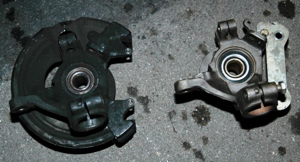 knuckles and hub side by side