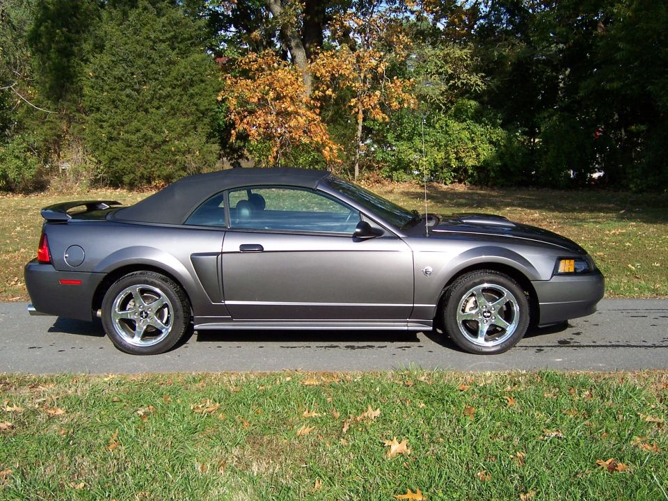 2004 Ford Mustang