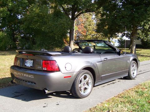 2004 Ford Mustang photo