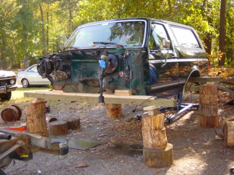 1991 Ford Bronco - The body clear of the frame at maximum height, and ready to start slowly coming back down. It was still pretty dicey and unstable at this p…