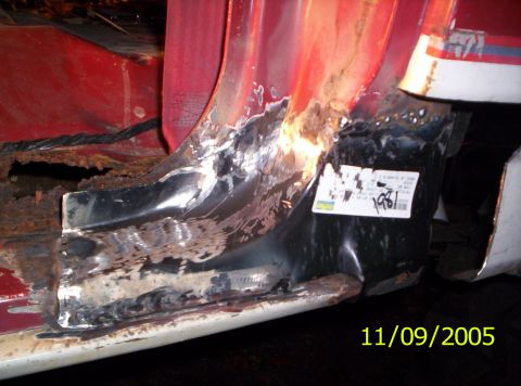 1985 Ford Bronco - This photo shows significant rust damage on a vehicle's structural components, with a sticker indicating the year 1981.
