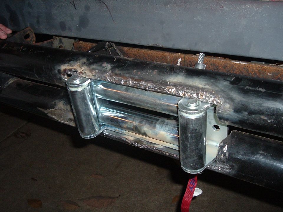 Roller fairlead