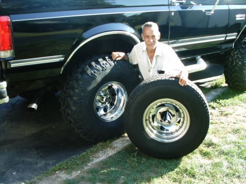 1989 Ford Bronco - FINALLY GOT RID OFF THE DOUGHNUTS!