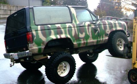1987 Ford Bronco II - freinds with froklifts can be a good thing!