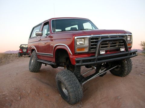 1984 Ford Bronco - Complete flex. Rear spring bottoms out on exhaust pipe. could get more...