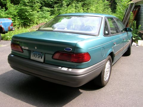 1992 Ford Taurus photo