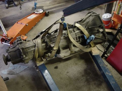 1991 Ford Bronco - No wonder the driveshaft is so short.
