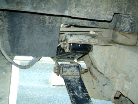1987 Ford Bronco II - shackle folded