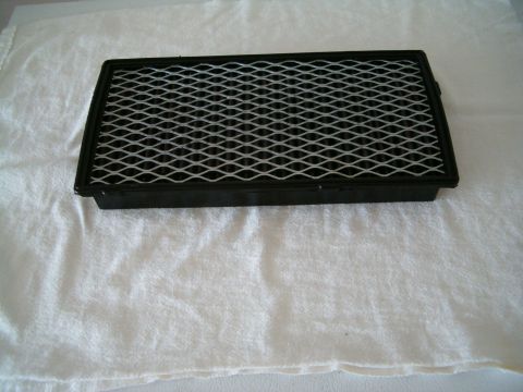 1991 Ford Bronco - Air filter shown on a white towel.