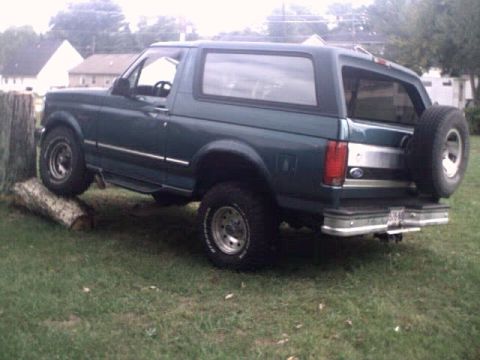 1996 Ford Bronco - Little poser of Nemesis on his new 32" x 11.50" x 15"s